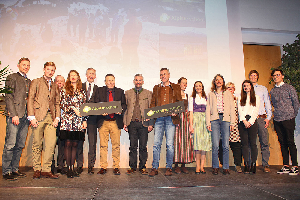 Gruppenfoto Verleihung Alpenschule