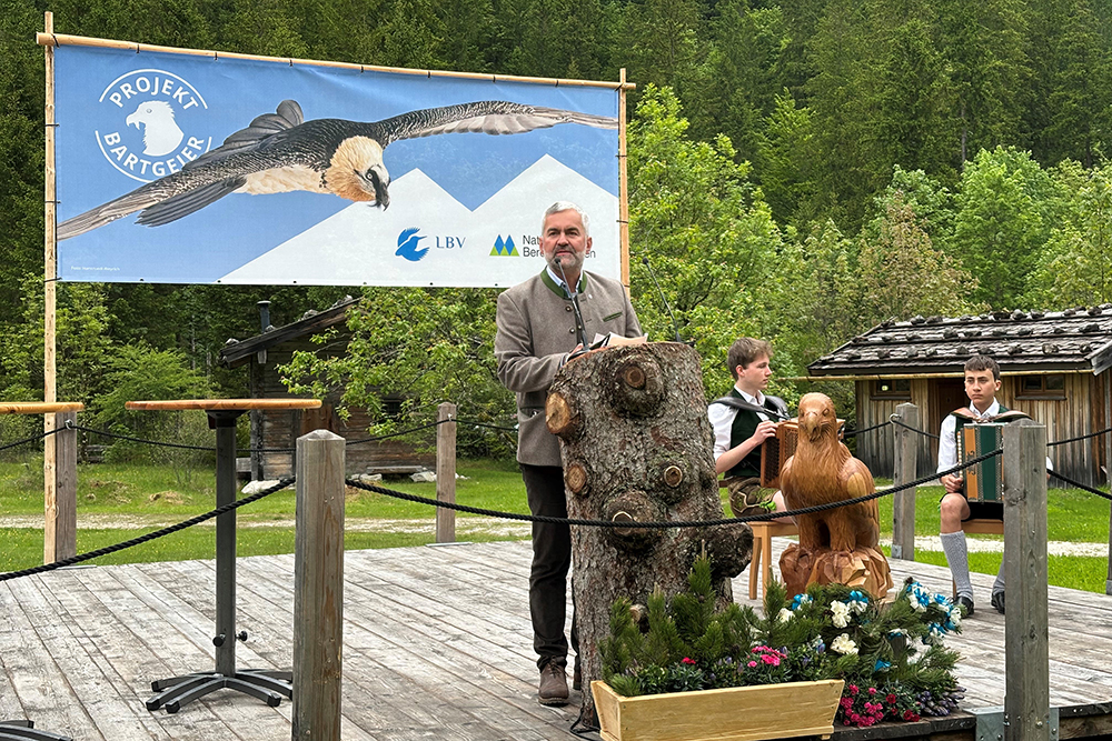 Nationalparkleiter Dr. Roland Baier begrüßte die Festgäste - © NPV BGD