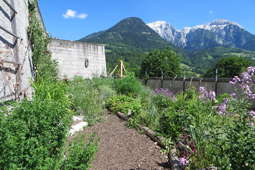 Kräuter- und Gemüsegarten Außengelände Haus der Berge